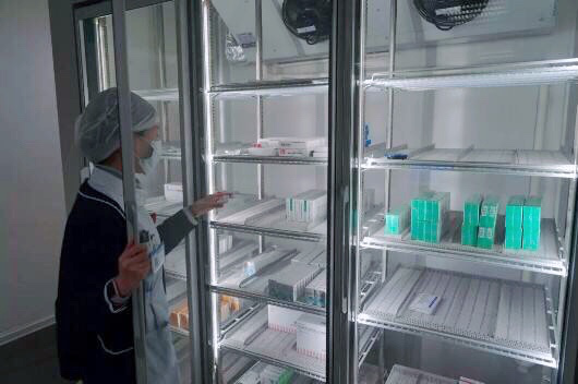 news-CBFI-Replenishing vaccine cold storage room-img